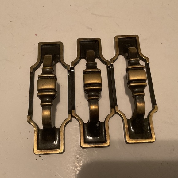 28 Amerock Cabinet Drawer Pull Handle Model 235-1 1970s Vintage Antique Brass - Picture 7 of 8